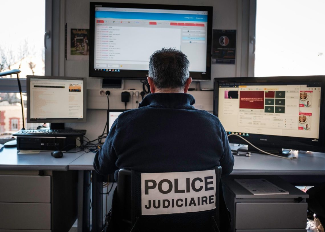 Pédopornographie: 48 hommes interpellés par la police en France, dont des élus locaux