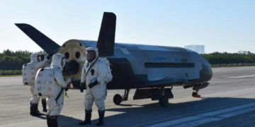 L’avion spatial top secret X-37B est de retour sur Terre après une mission de 908 jours en orbite