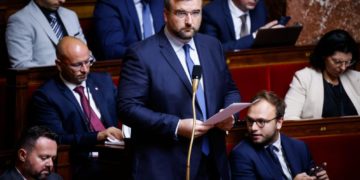 « Qu&rsquo;il retourne en Afrique »: le député français du RN Grégoire de Fournas fait encore parler de lui  pour « manquement déontologique »