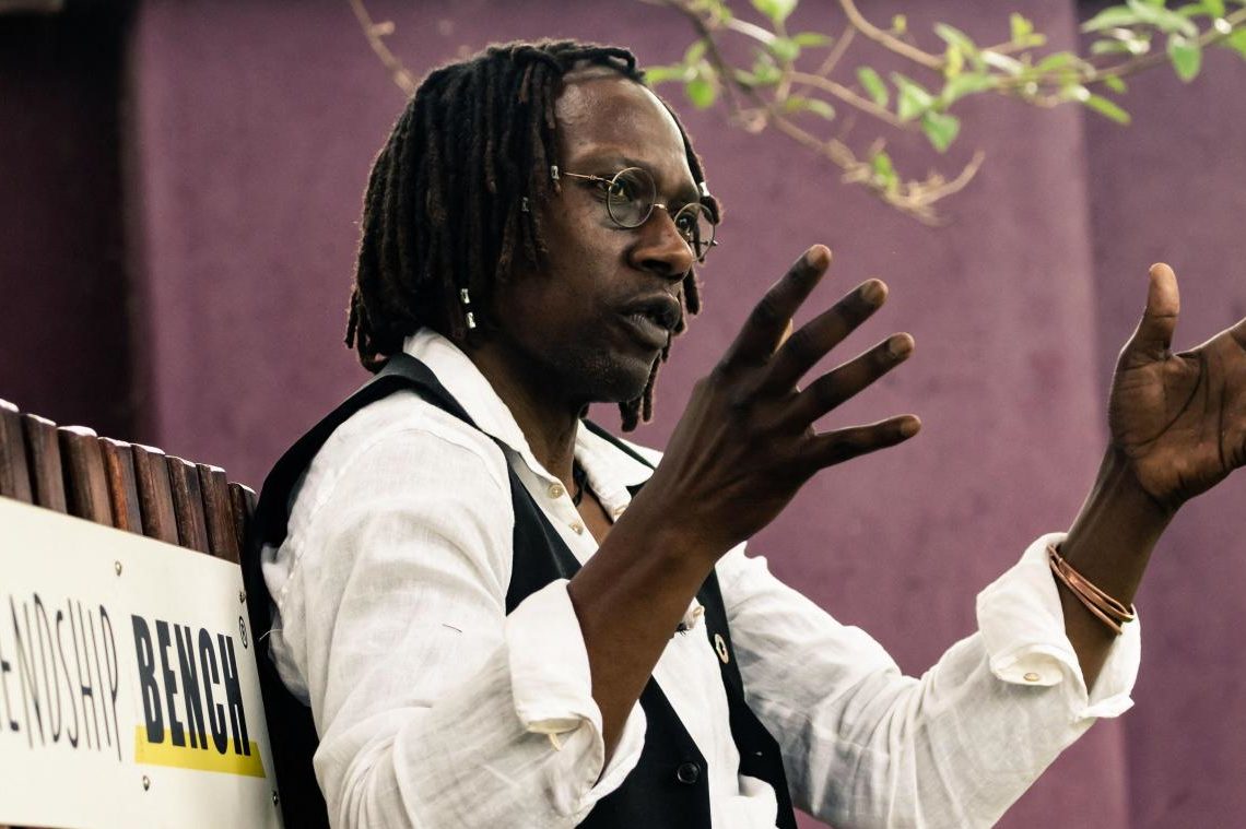 CM2022: le Qatar mettra à disposition 32 bancs publics pour lutter contre la dépression, un remède importé du Zimbabwe