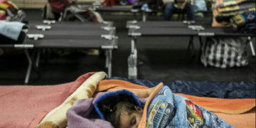 « L&rsquo;enfermement d&rsquo;enfants en centres de rétention pour étrangers doit être interdit » déclare la Présidente d&rsquo;Unicef France