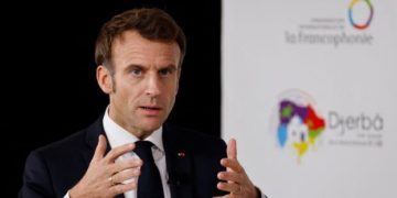 Interview d&rsquo;Emmanuel Macron: démocratie en Tunisie, visas, jeunesse… son constat et ses projets pour la Francophonie