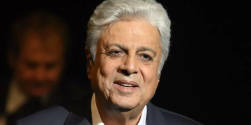 Enrico Macias, 84 ans, voudrait revoir l&rsquo;Algérie « avant de mourir »