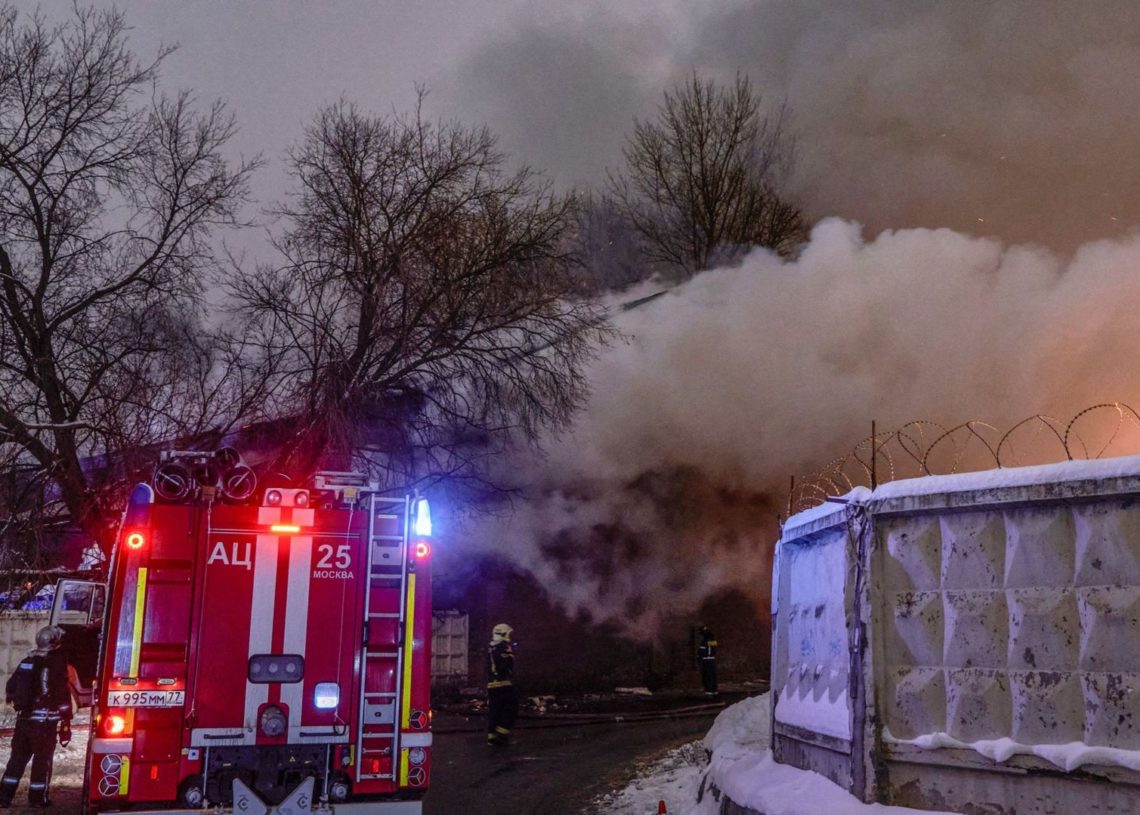 Russie : un incendie dans un vaste entrepôt de Moscou fait 5 morts