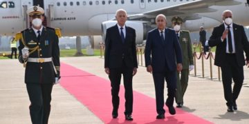 Sommet Ligue arabe: arrivé en Algérie, Kais Saied s&rsquo;entretient avec Tebboune