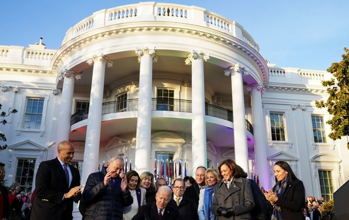 Etats-Unis : Joe Biden promulgue une loi qui protège le mariage homosexuel dans tout le pays