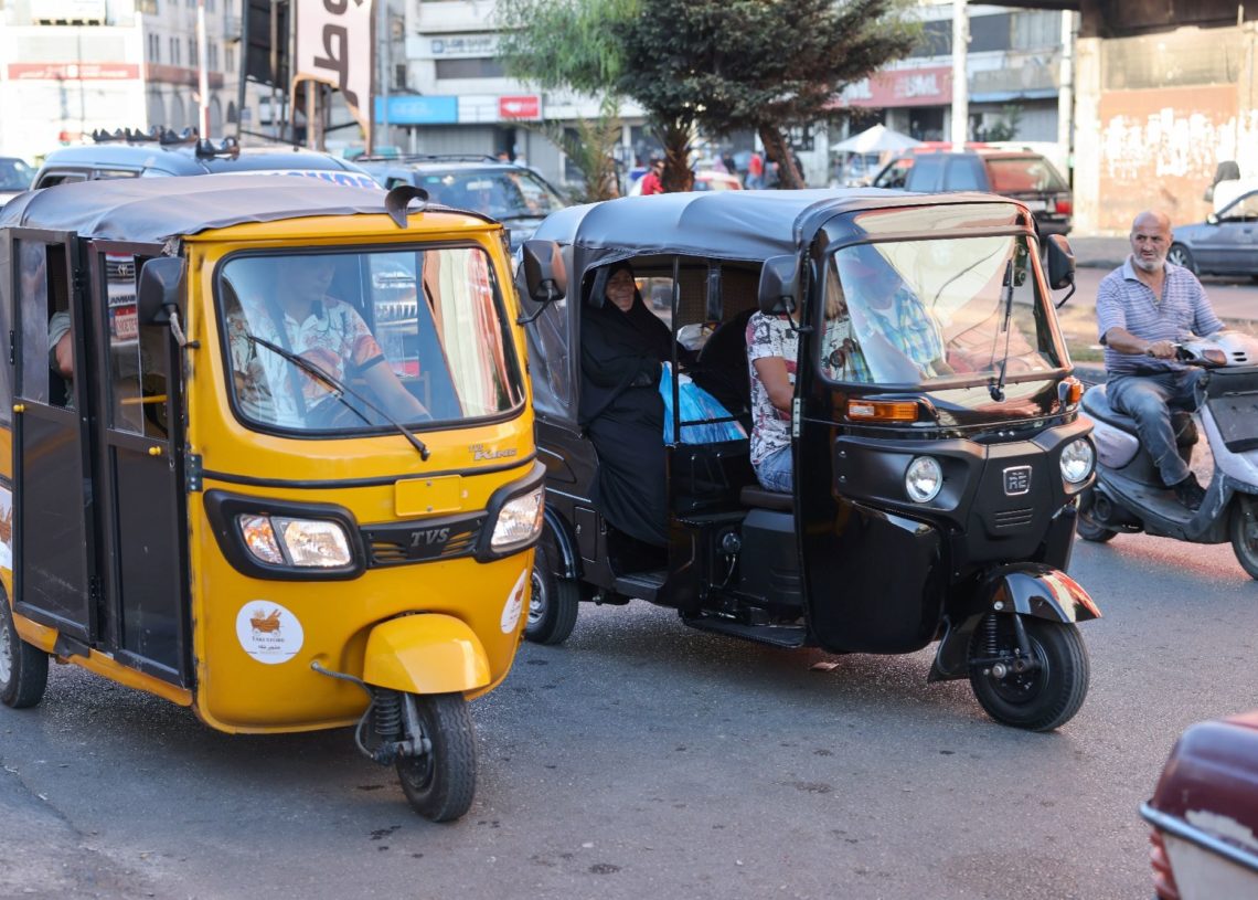 Les Tuk-Tuks envahissent les routes d’un Liban empêtré dans une crise économique et sociale sans précédent