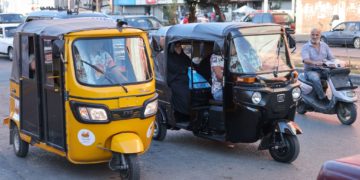 Les Tuk-Tuks envahissent les routes d&rsquo;un Liban empêtré dans une crise économique et sociale sans précédent