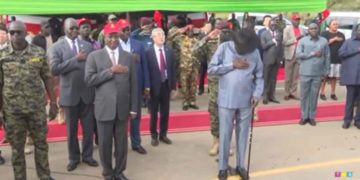 Le Président du Sud-Soudan mouille son pantalon en pleine cérémonie