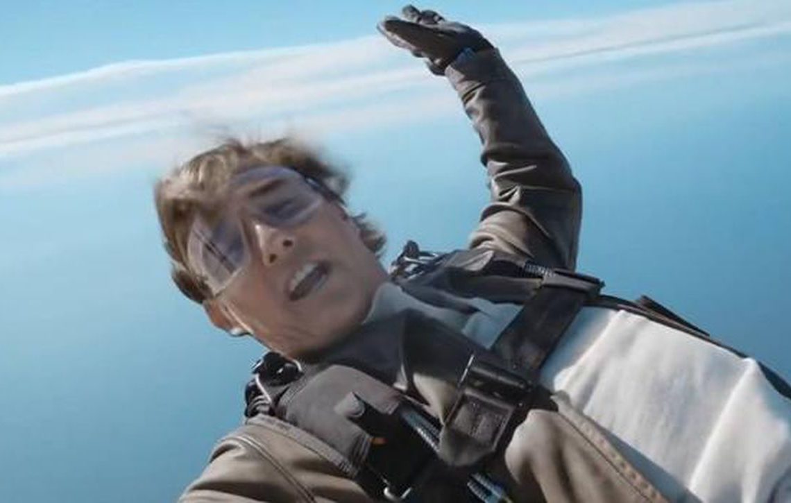 Tom Cruise en chute libre d’un avion: sa façon très originale de souhaiter de joyeuses fêtes à ses fans (vidéo)