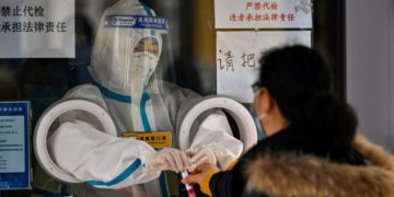 Chine: après l’assouplissement des restrictions, le Covid-19 «se propage rapidement» alerte un épidémiologiste