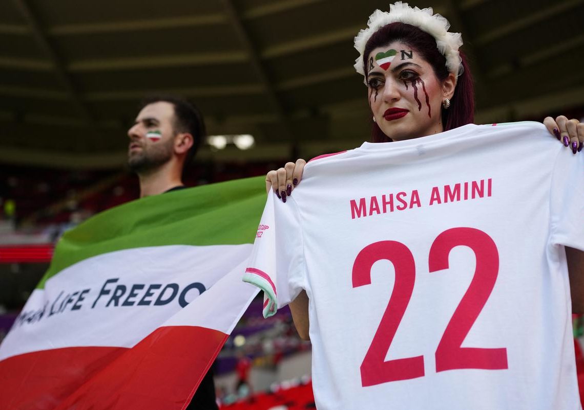 CM 2022: affrontements  entre supporters iraniens en marge du match Iran-Etats-Unis