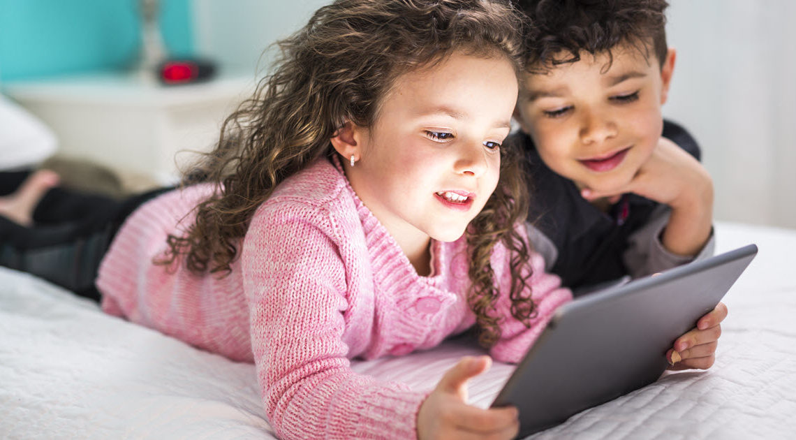 L&rsquo;Agence nationale de la sécurité informatique appelle les parents à suivre les activités en ligne de leurs enfants