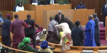 Vidéo: au Sénégal, une bagarre éclate entre députés