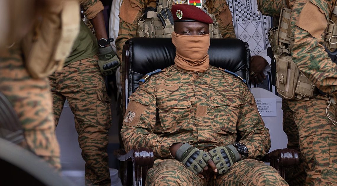  Le Burkina Faso ordonne  « la suspension immédiate et jusqu’à nouvel ordre » de Radio France Internationale (RFI)