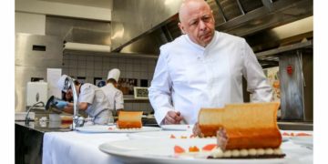 Le chef étoilé  français, Thierry Marx,  appelle à la régularisation des salariés étrangers dans la restauration