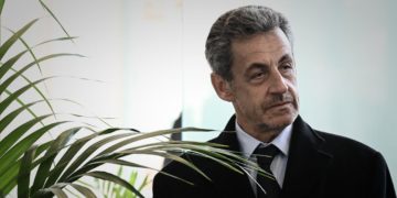Sarkozy-Kadhafi: un diplomate libyen en lien avec les services secrets français a été mis en examen pour « corruption de personnels judiciaires étrangers »