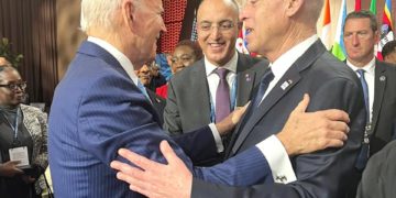 Salutations chaleureuses entre Kais Saied et  Joe Biden à Washington