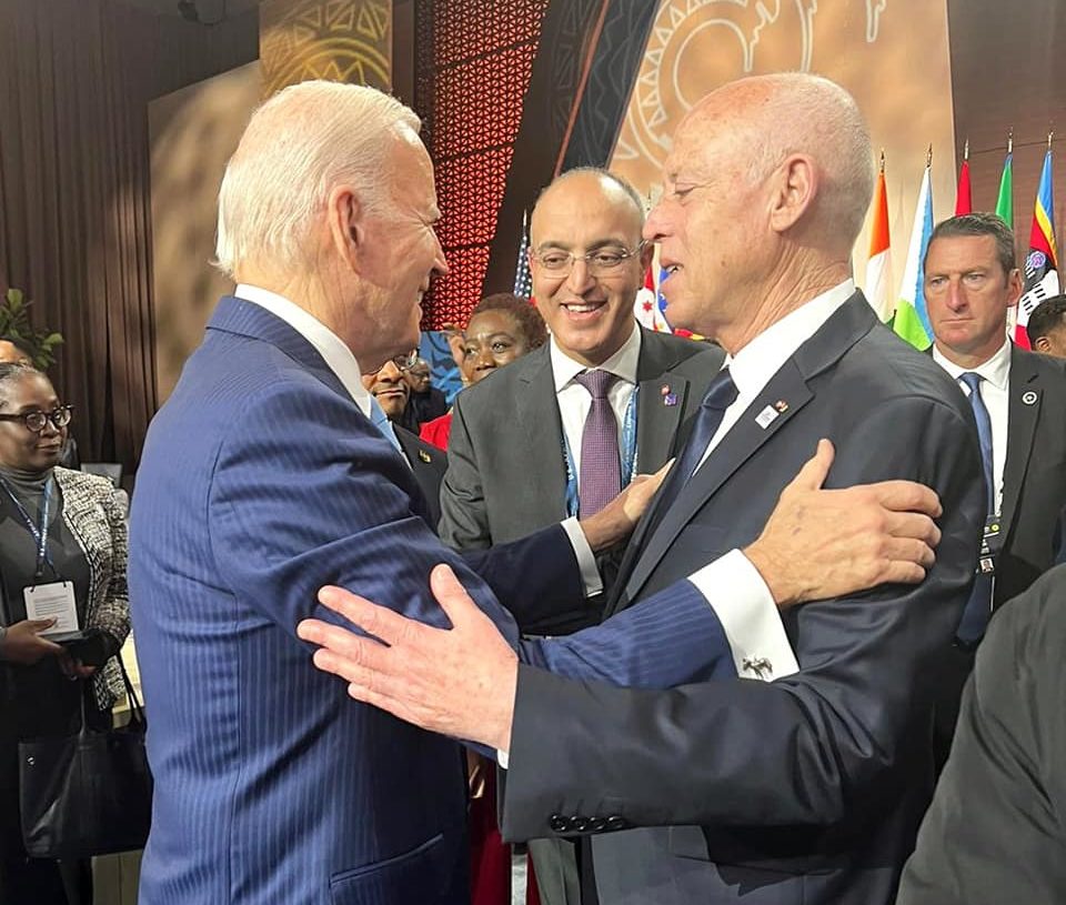 Salutations chaleureuses entre Kais Saied et Joe Biden à Washington