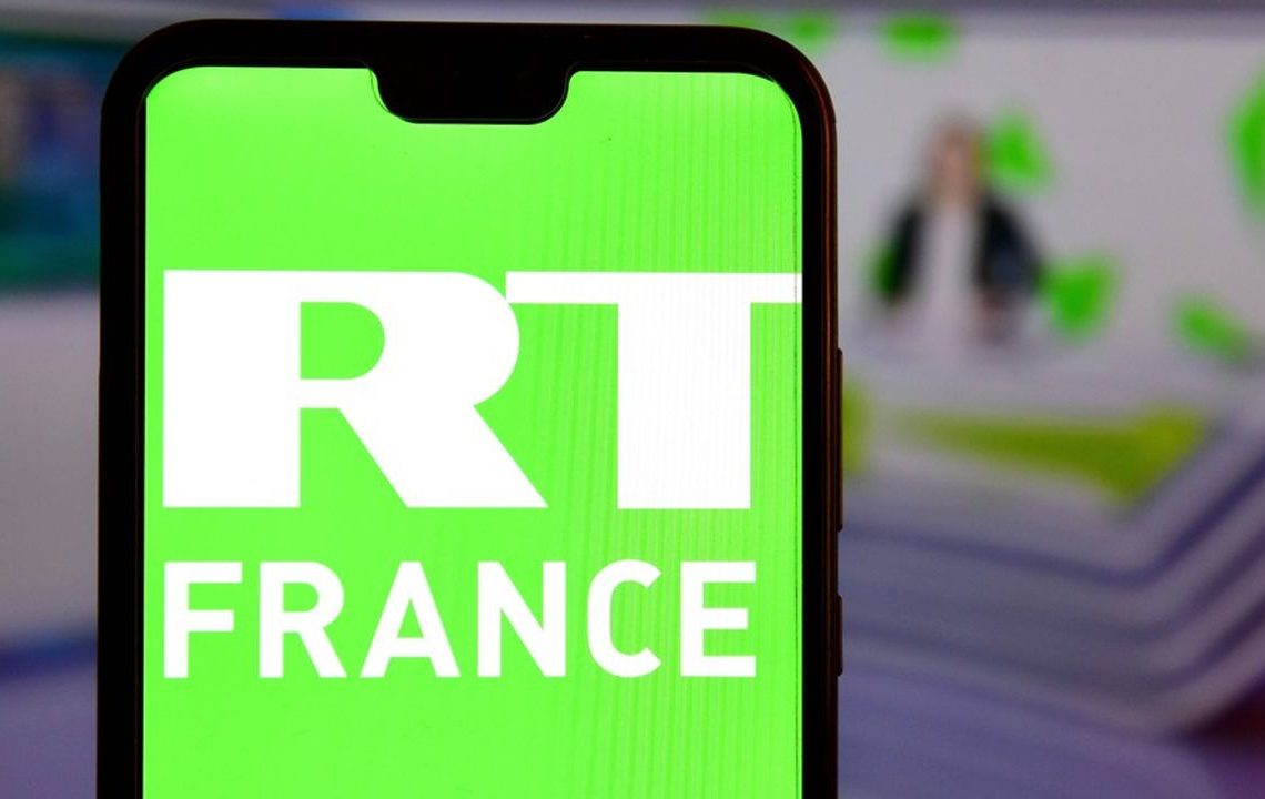 Médias: RT France ferme après le gel de ses comptes, Moscou promet de répliquer