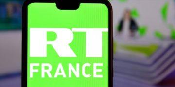 Médias: RT France ferme après le gel de ses comptes, Moscou promet de répliquer