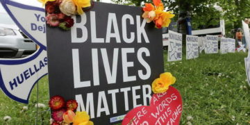 États-Unis: un cousin de la cofondatrice de Black Lives Matter meurt après son arrestation policière violente