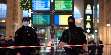 France : six blessés dans une attaque éclair à l’arme blanche à Paris, un suspect arrêté