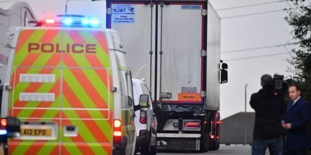 France: 33 migrants retrouvés dans un camion, le chauffeur prend la fuite