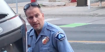 Etats-Unis : le policier qui a tué George Floyd cherche à faire annuler son procès