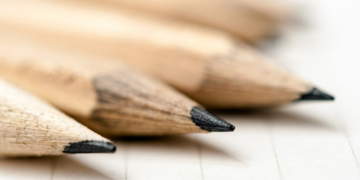 Le Kenya innove en fabriquant des crayons à papier à base de journaux recyclé