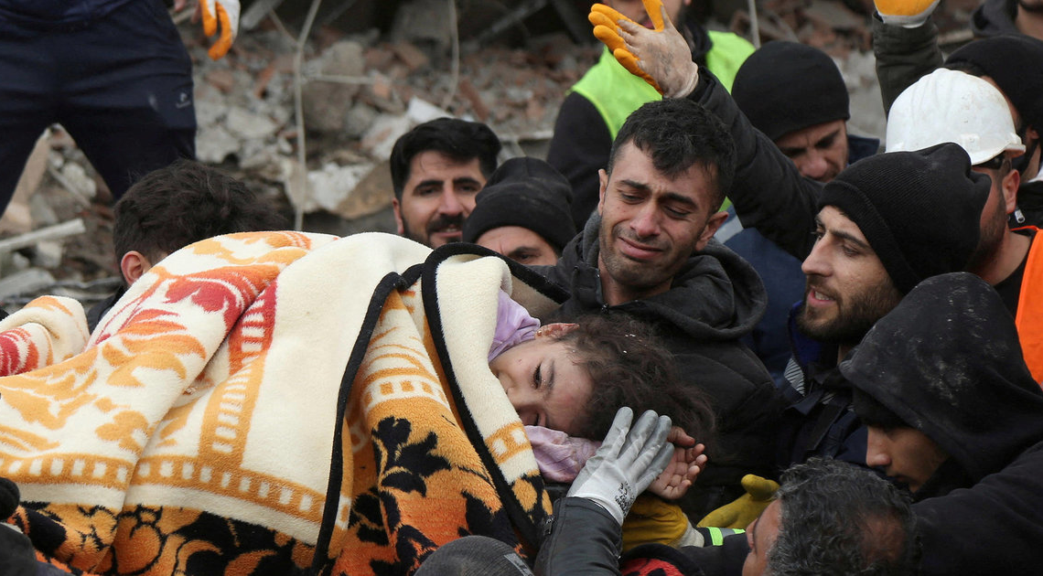 Séismes en Turquie et en Syrie: le nouveau bilan dépasse les 16 000 morts