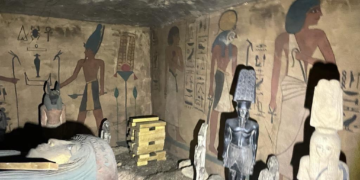 Égypte: des escrocs fabriquent une fausse tombe pharaonique pour tromper les trafiquants d’antiquité