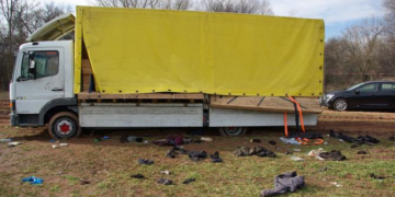 Bulgarie: 18 migrants morts par asphyxie dans un camion, six personnes mises en examen