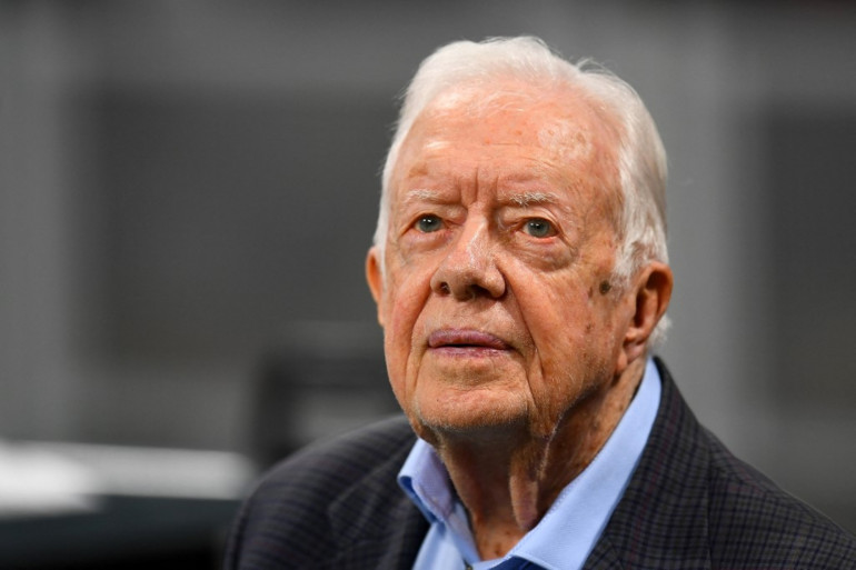 L'ancien président et Prix Nobel de la paix, Jimmy Carter, "reçoit des