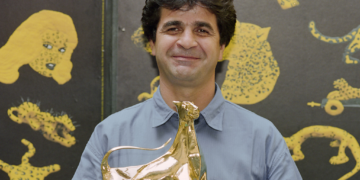 Le réalisateur iranien emprisonné Jafar Panahi entame une grève de la faim