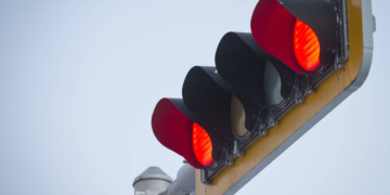 Vers des feux de circulation à quatre couleurs pour les voitures intelligentes?