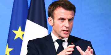 Emmanuel Macron annonce qu&rsquo;il va diminuer les effectifs militaires français en Afrique