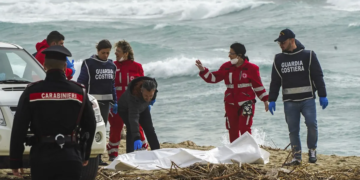 Au moins 62 migrants meurent dans un naufrage près des côtes italiennes