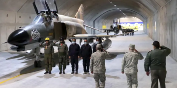 « Eagle 44 »: l’Iran dévoile une base aérienne souterraine