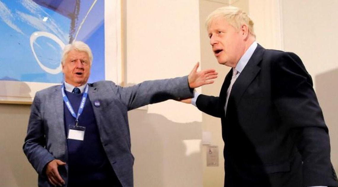 L’ex-Premier ministre britannique Boris Johnson veut faire anoblir son père, selon The Times