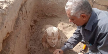 Un sphinx « souriant à fossettes » représentant un empereur romain découvert en Égypte