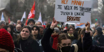 France: le Sénat vote le report de l&rsquo;âge de départ à la retraite à 64 ans