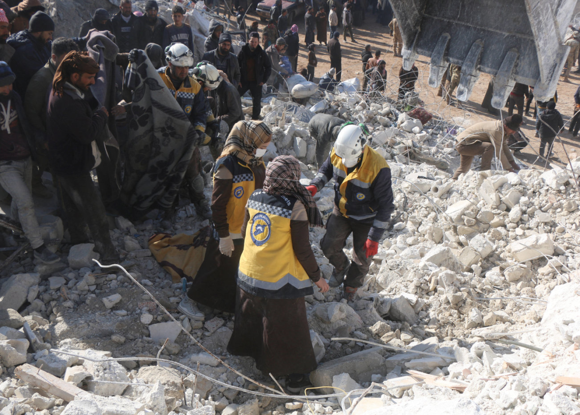 Séismes: Damas et l’ONU «ont échoué à venir en aide aux Syriens» dénonce la Commission d&rsquo;enquête internationale sur la Syrie
