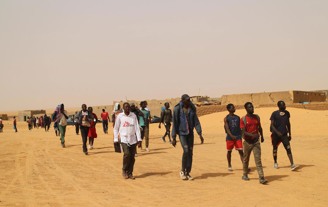 Médecins sans frontières dénonce «l&rsquo;abandon» de milliers de migrants expulsés par l&rsquo;Algérie dans le nord du Niger