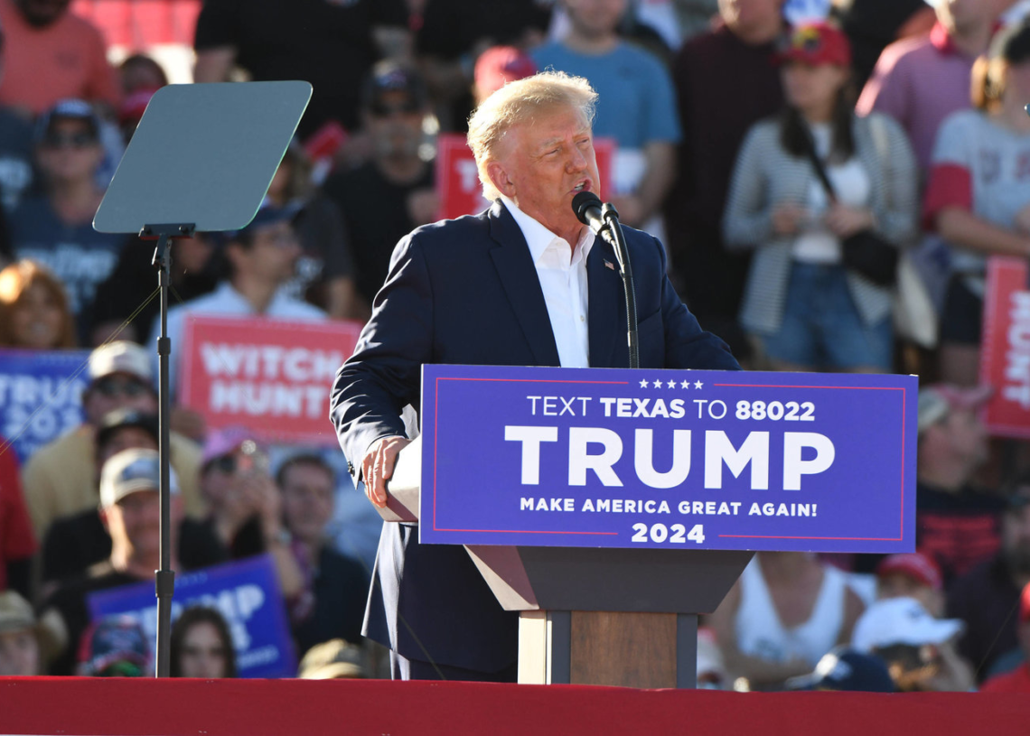 États-Unis: Donald Trump nie tout « délit » lors de son premier meeting de campagne