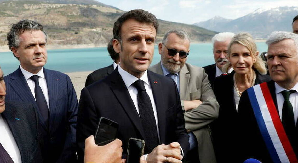 Eau : Macron redoute « des situations de grand stress l’été prochain » dans certaines communes françaises