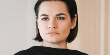 Biélorussie : l’opposante Svetlana Tikhanovskaïa condamnée à 15 ans de prison par contumace