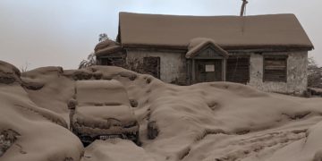 Russie: puissante éruption du volcan Shiveluch sur la péninsule du Kamtchatka