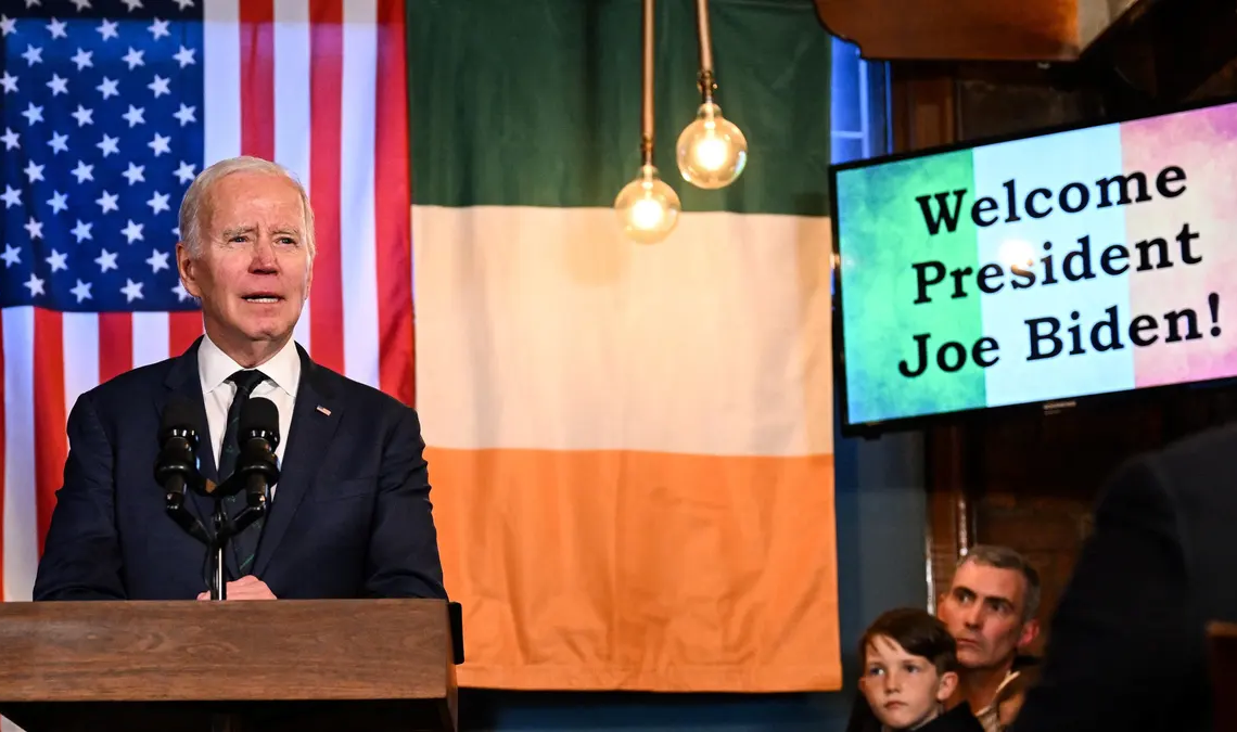 En visite en Irlande, Joe Biden commet une nouvelle gaffe
