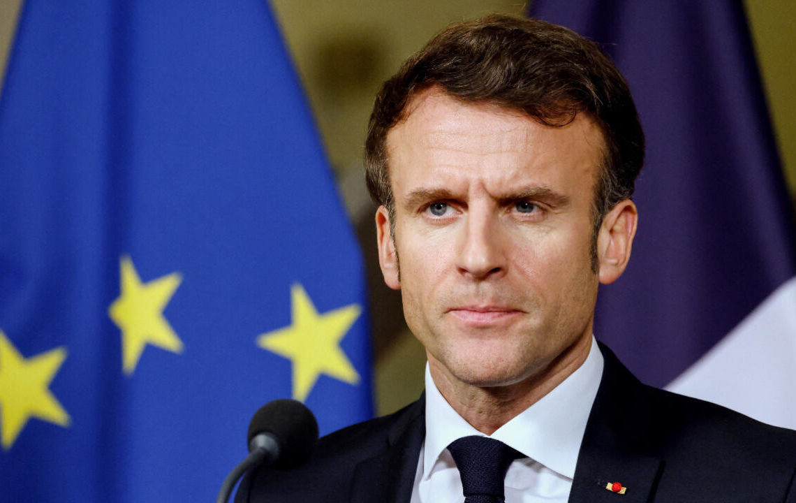 Retraites en France: Emmanuel Macron parlera lundi soir